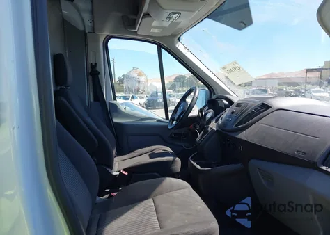 2015 Ford Transit-250 z USA, uszkodzony, nr VIN 1FTNR2XG3FKA94124